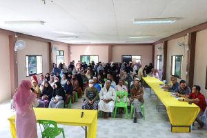 ประชาคมหมู่บ้านเพื่อรับรองข้อมูลผู้ประสบอุทกภัยในช่วงฤดูฝนปี 2567