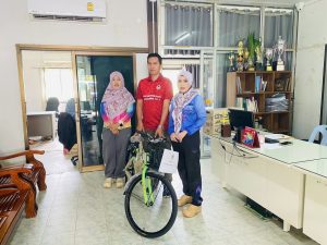 มอบจักรยานให้กับโรงเรียนสว่างวัฒนาโรงเรียนบ้านลาเวง โรงเรียนบ้านดาฮง